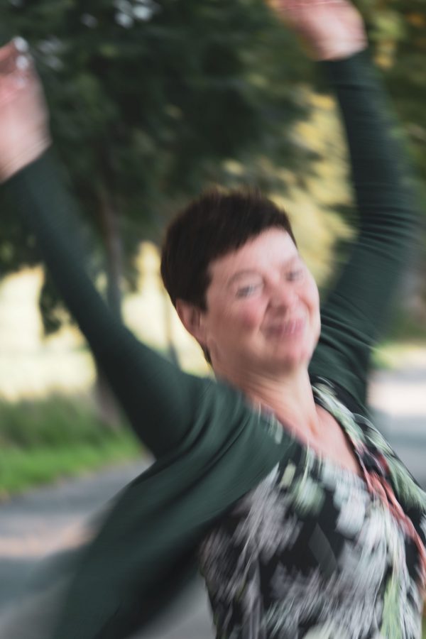 Frauenporträt, Usedom, Krummin, kurze Haare, Kleid,
